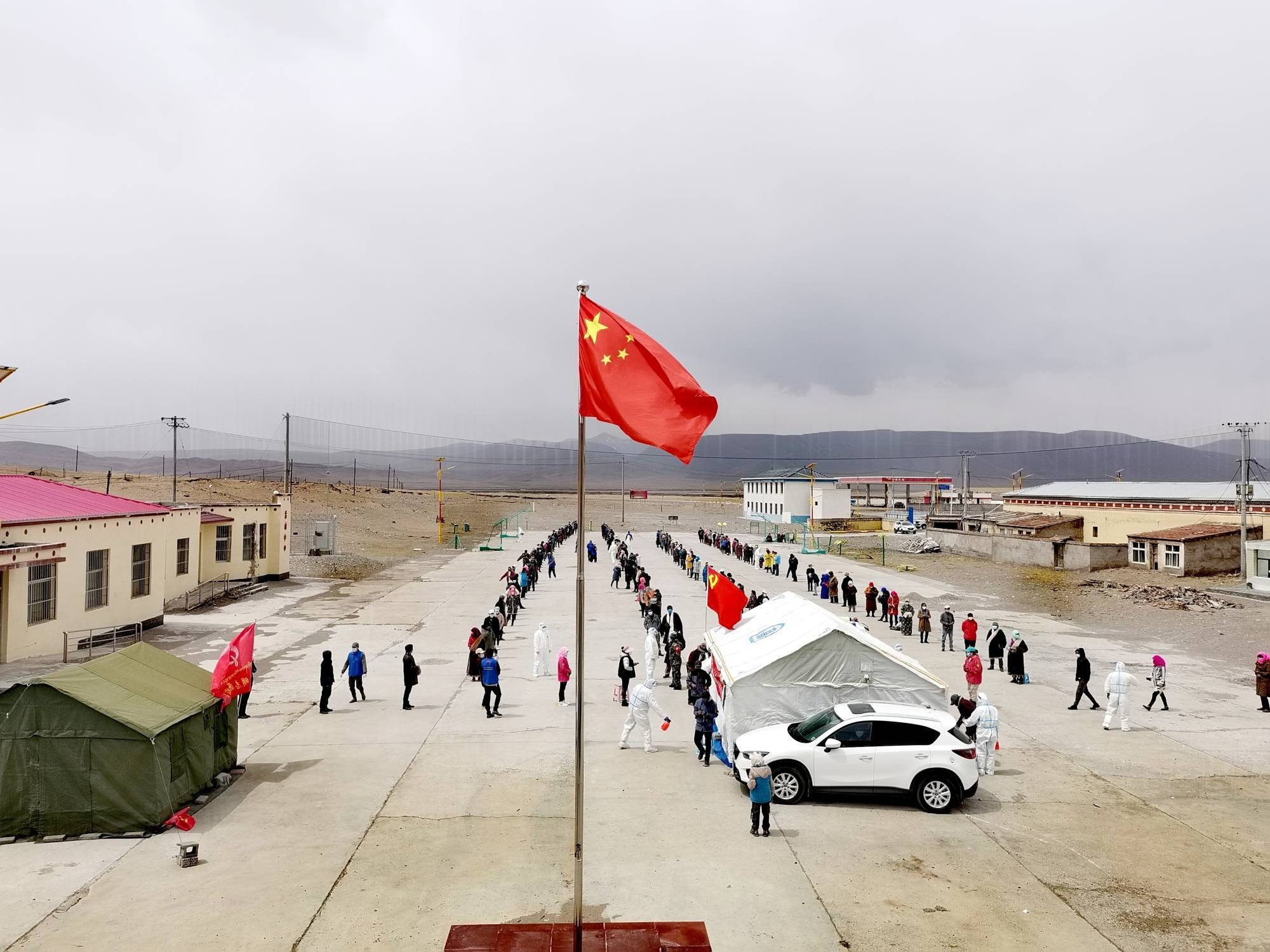 5月13日,在离青海省海西蒙古族藏族自治州天峻县城65公里的阳康乡村级