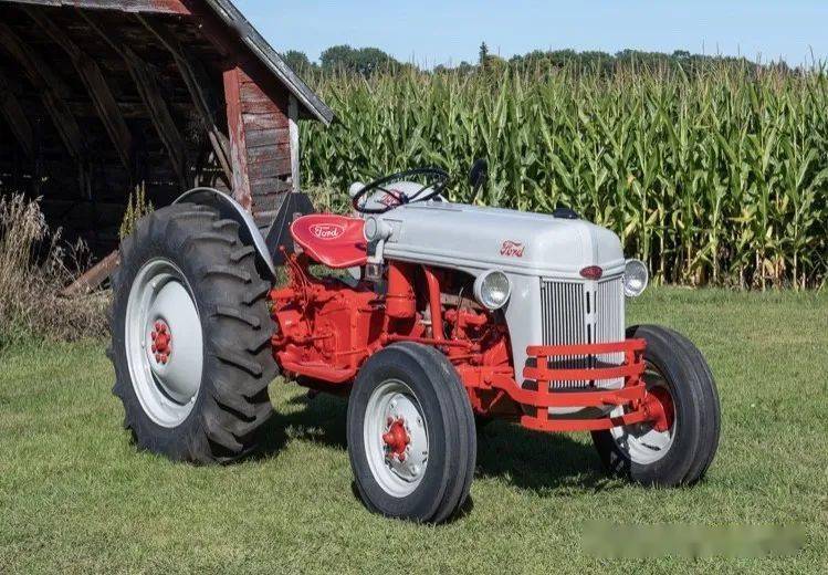 ertl小型拖拉机典范116福特8n75周年镀金纪念模型