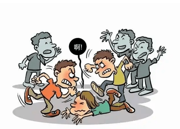 昭平5人线上约架线下斗殴在樟木林聚众斗殴30人围观