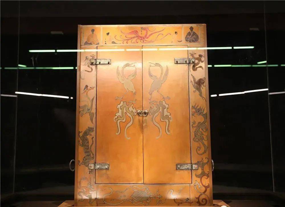 一个被废黜皇帝的镜鉴能照见什么海昏侯墓新发现孔子屏风原来是屏镜