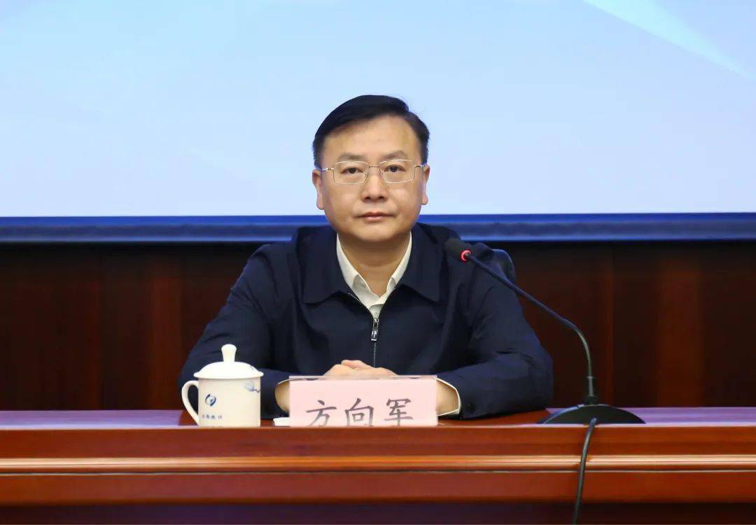 超2000人上大课方向军作开班动员努力成为政治过硬能力过硬作风过硬的