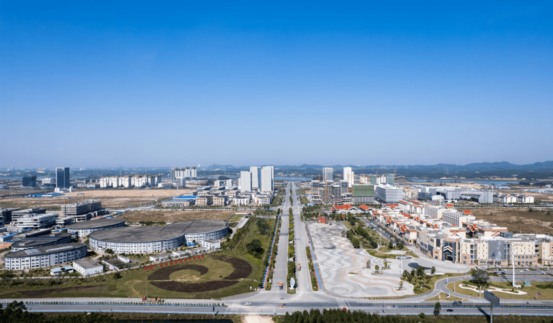 人民日报:"共建一带一路合作的典范"_关丹港_中马_产业园区