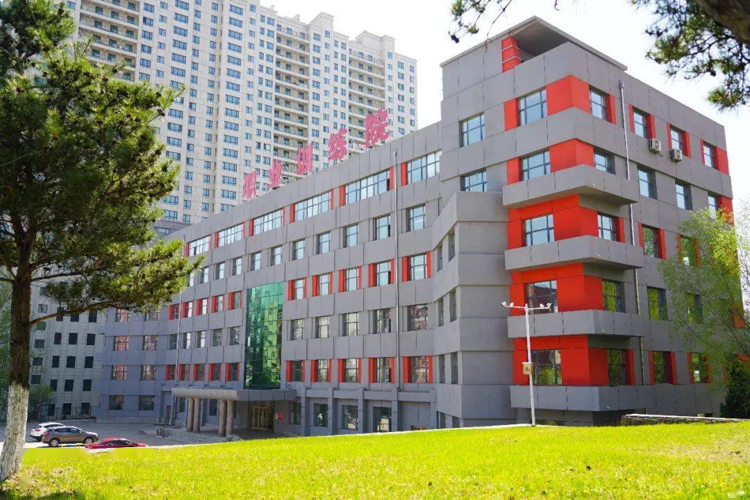 焦点关注走进黑龙江技师学院尽赏繁花之美