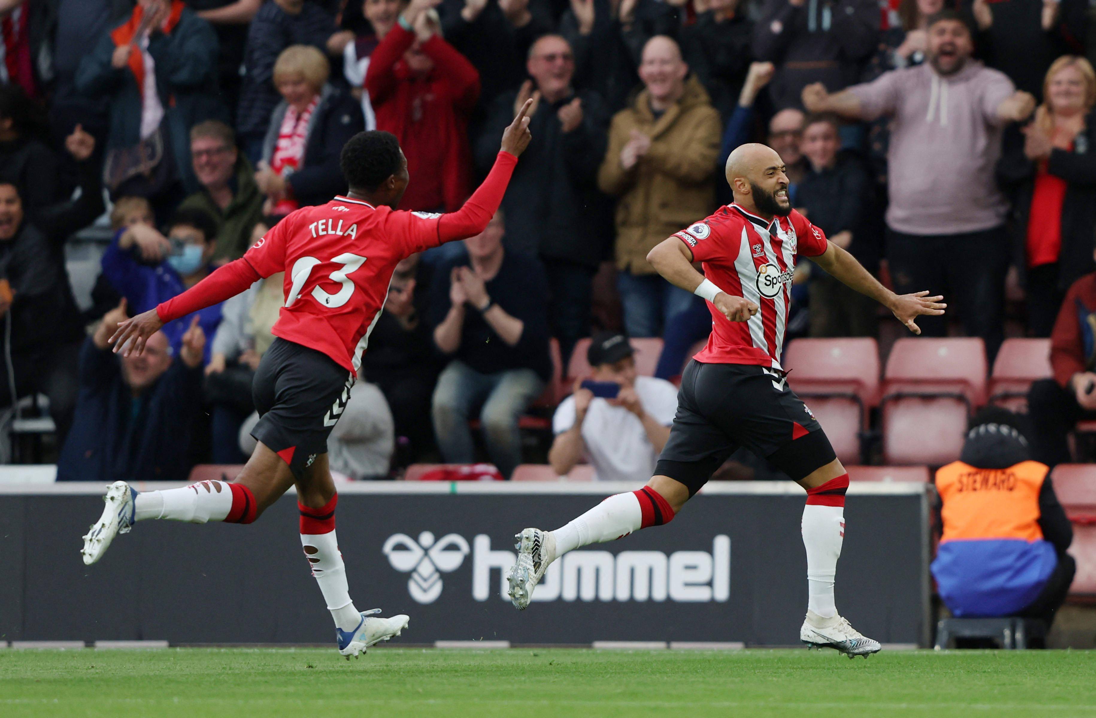 足球——英超联赛:利物浦胜南安普敦