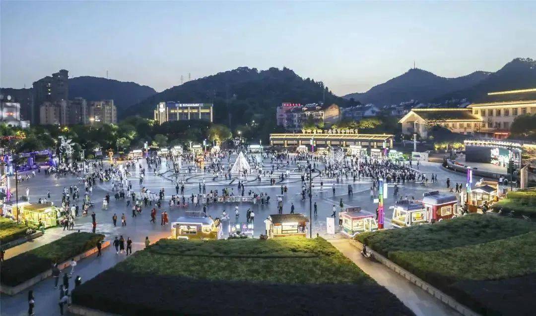 赏石小镇石博园游玩中国观赏石博览馆,东方巨石阵,穿梭在奇幻的石头