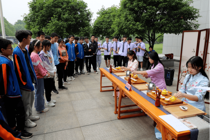 衡阳技师学院举办开放校园日活动