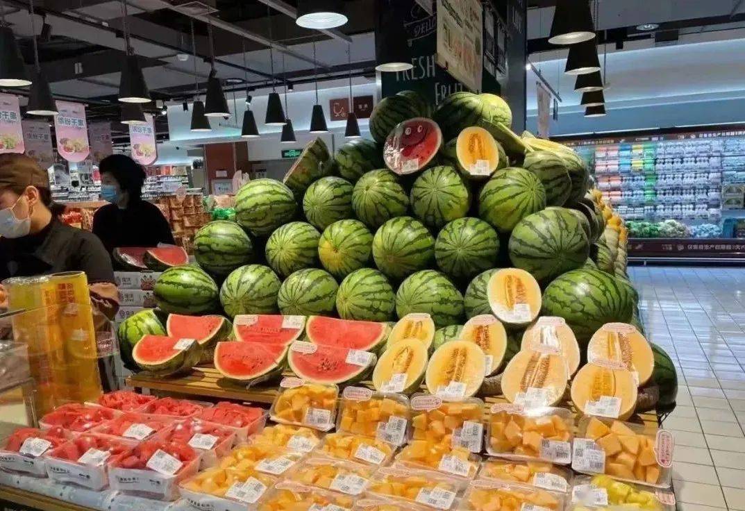 陈列超市鲜切水果陈列复制好也是你卖场的亮点