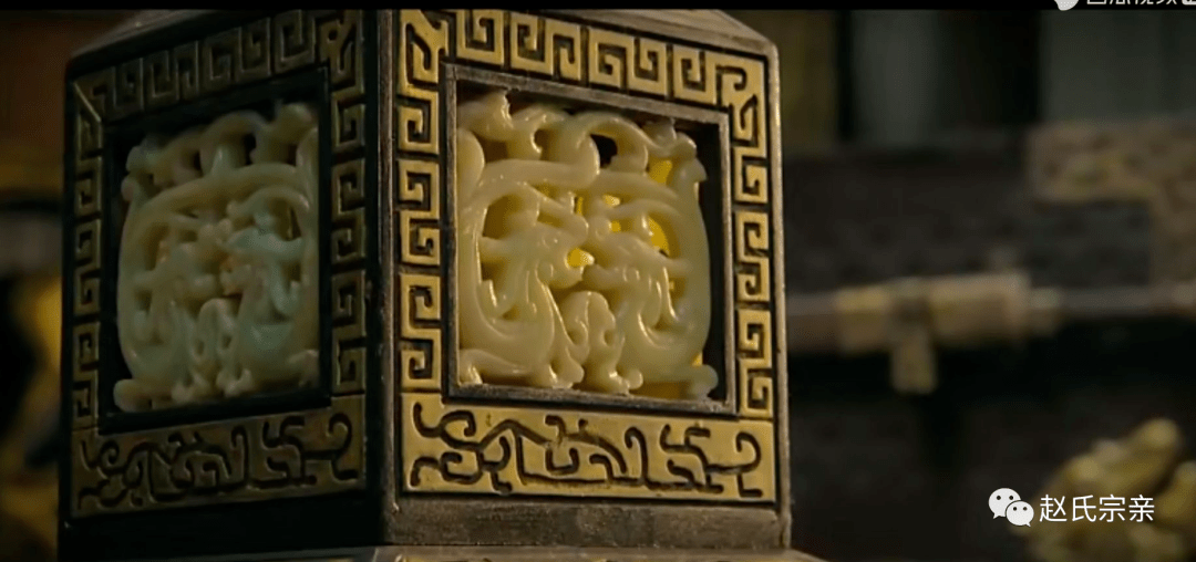 这也是"有眼不识金镶玉"这句话的由来,王莽得到传国玉玺没几年,就被