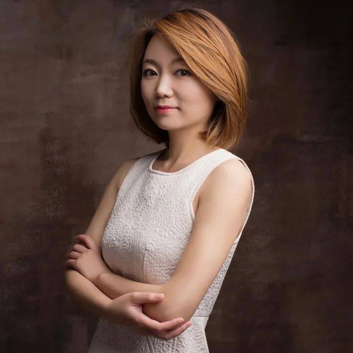 伊士曼纺织事业部全球市场传播经理杨晓雯08构建一个多功能的胶囊衣柜