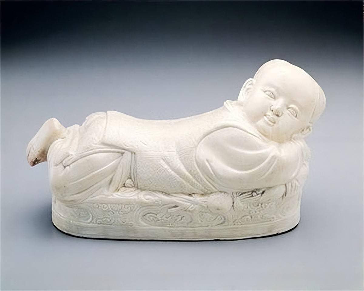 古人睡觉喜欢用瓷枕难道不难受吗其实是为了方便女子