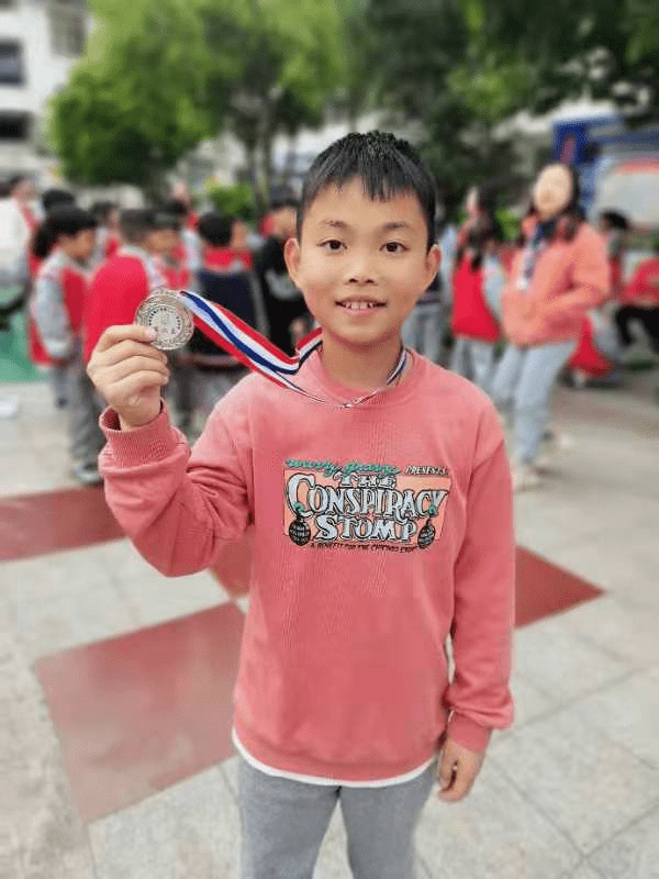 黄文秀式新时代好少年杨祖懿有爱担当的好少年