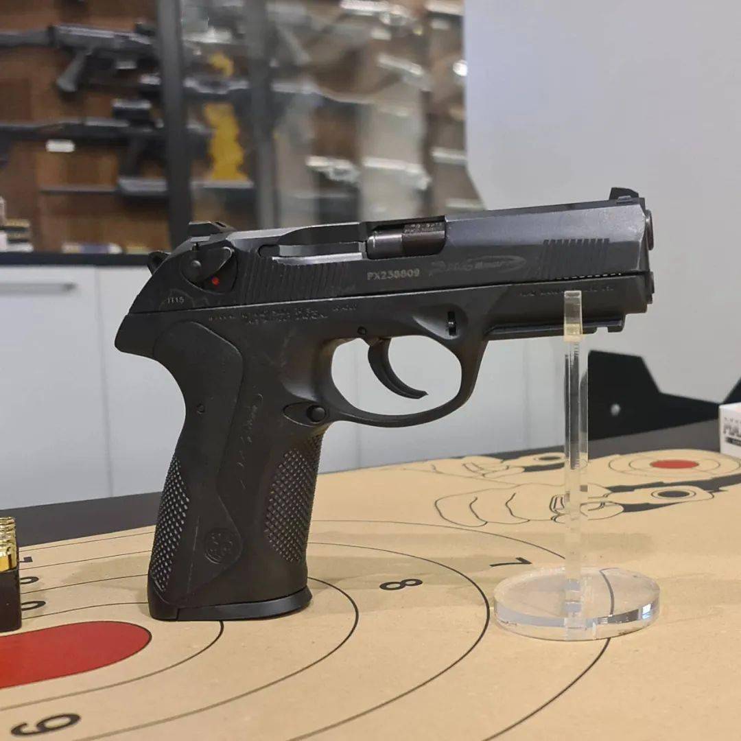 梦幻之枪berettapx4系列手枪图集