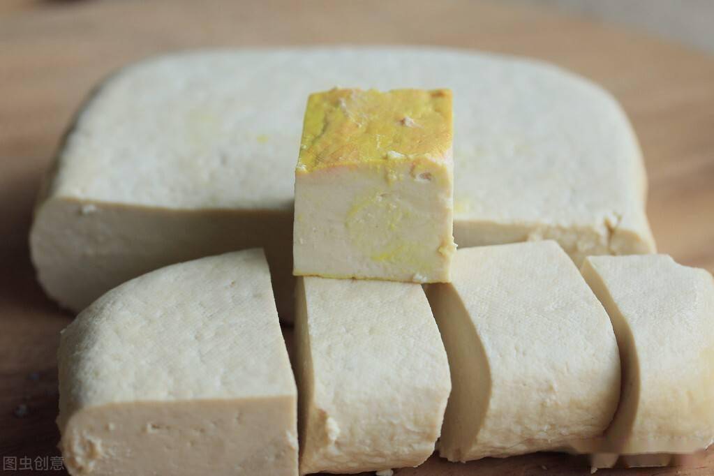 沙河豆腐是四川省高县特产.高县,隶属于四川省宜宾市.