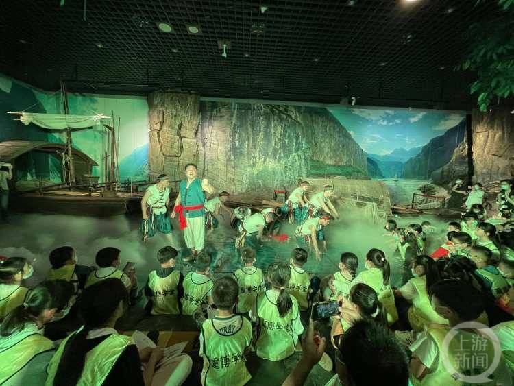 夜访三峡博物馆市民现场体验川江号子