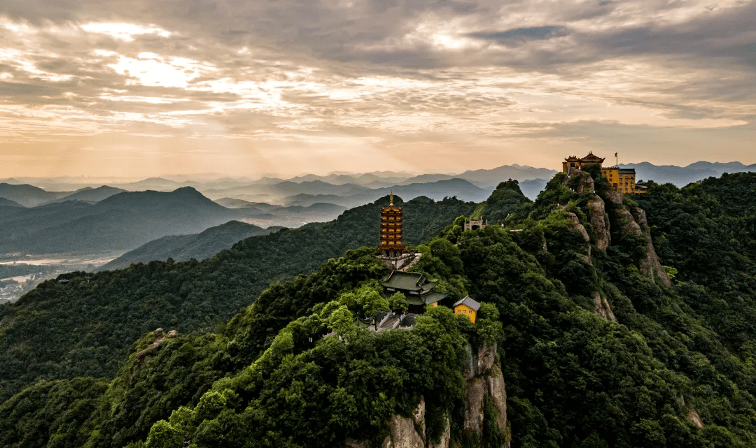 08 | 网络四明山位于浙江省东部的宁绍地区,也称金钟山,跨越绍兴的