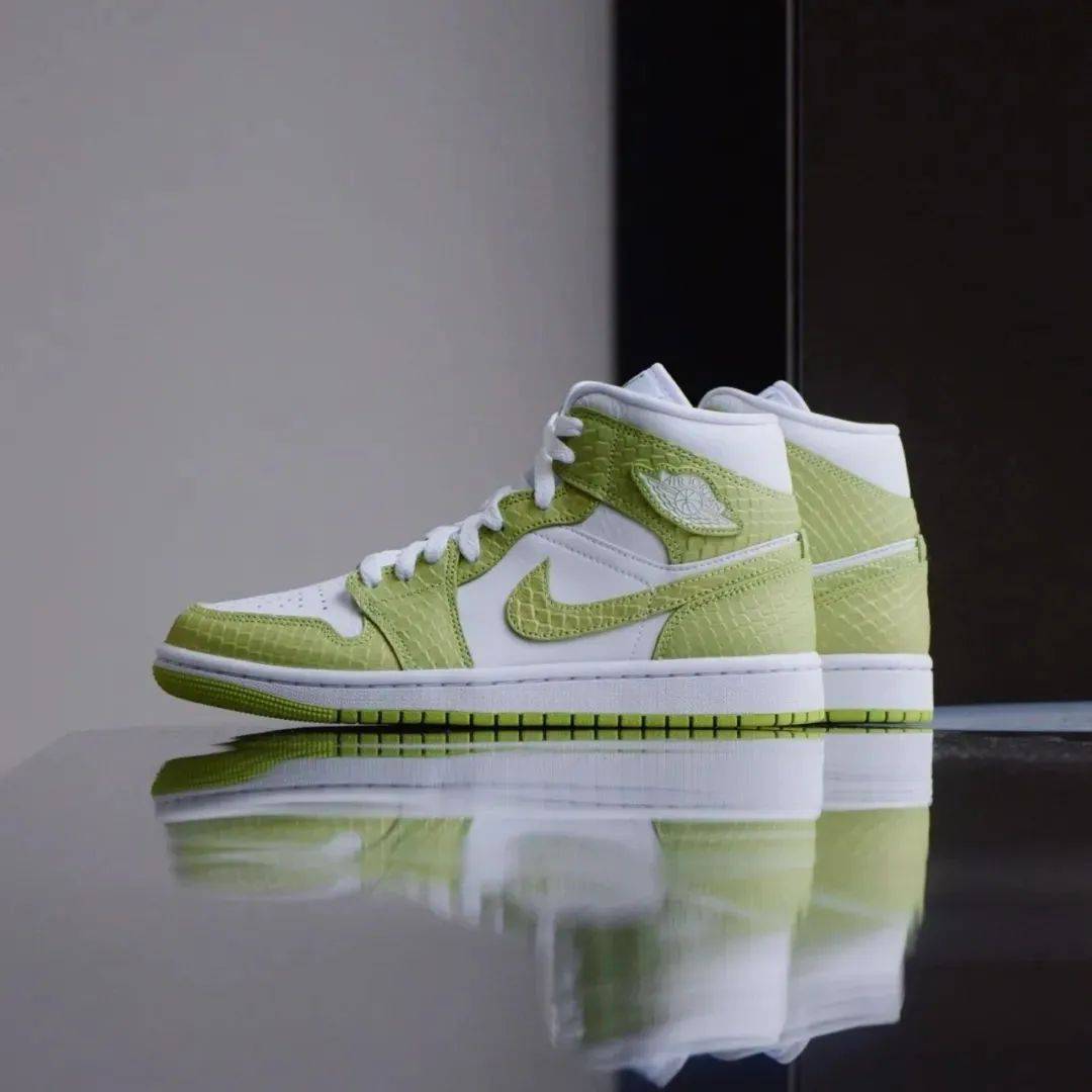 SOAR 限量发售|WMNS AIR JORDAN 1 MID SE “GREEN PYTHON”_Mid_Air_Jordan