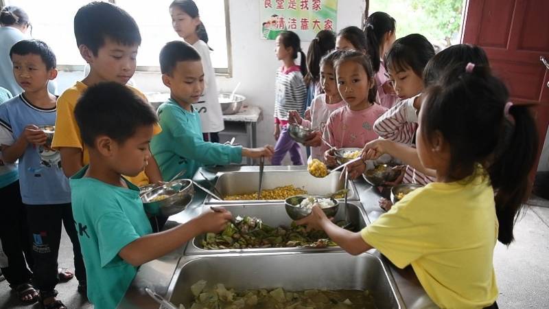 水果蛋奶等摄入不足，建议对低收入人群提供营养食物消费支持