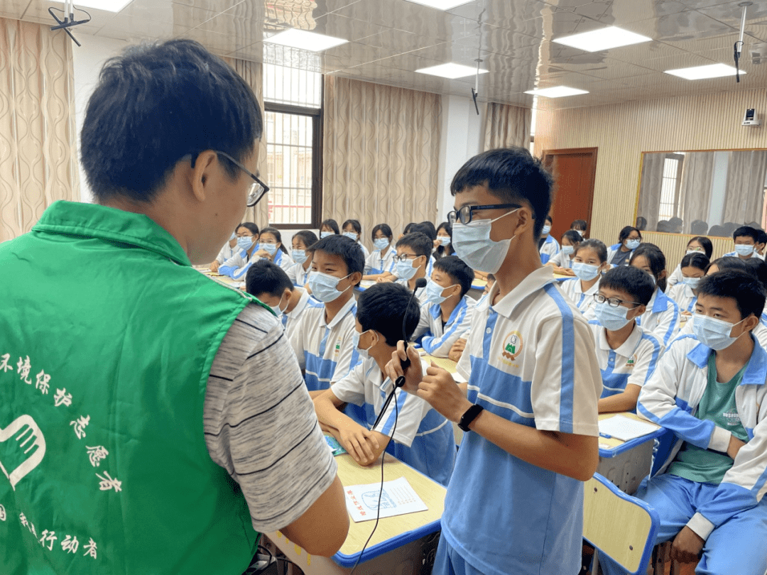 潮南区生态环境分局联合区教育局到仙城镇刘梦龄小学,仙门城中学开展"