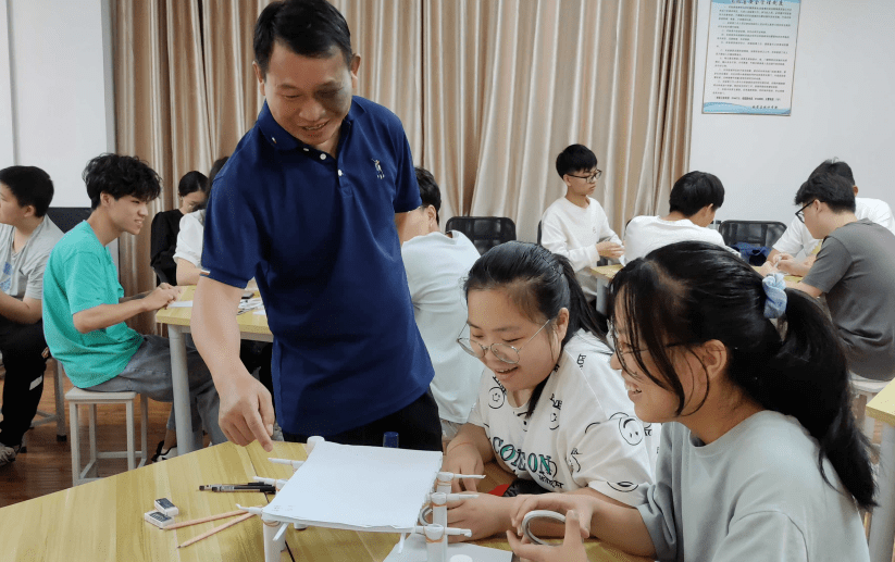 小小纸桥,承重百倍——第一届承重模型设计大赛_比赛_参赛选手_创新