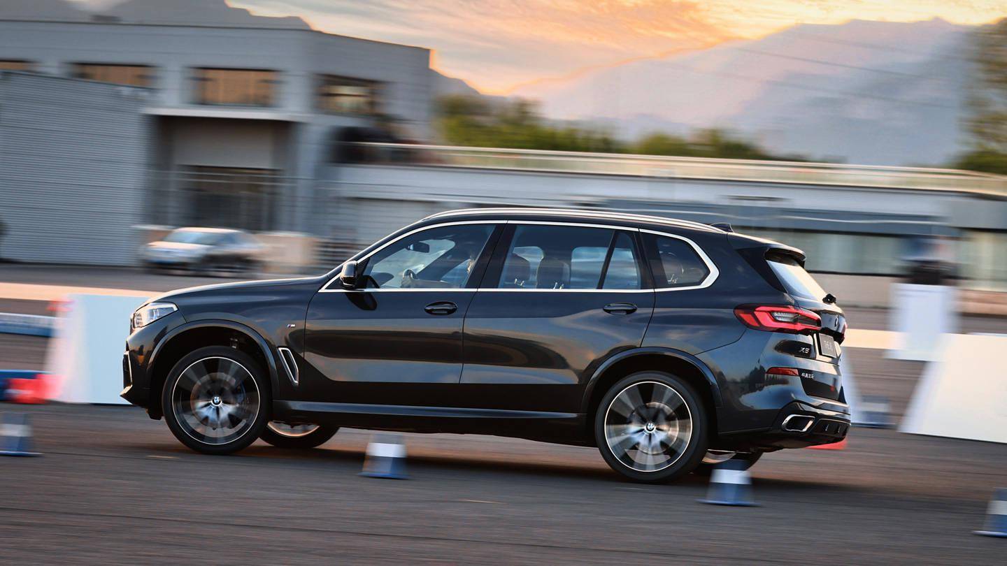 加长又增配试驾六边形战士全新宝马x5