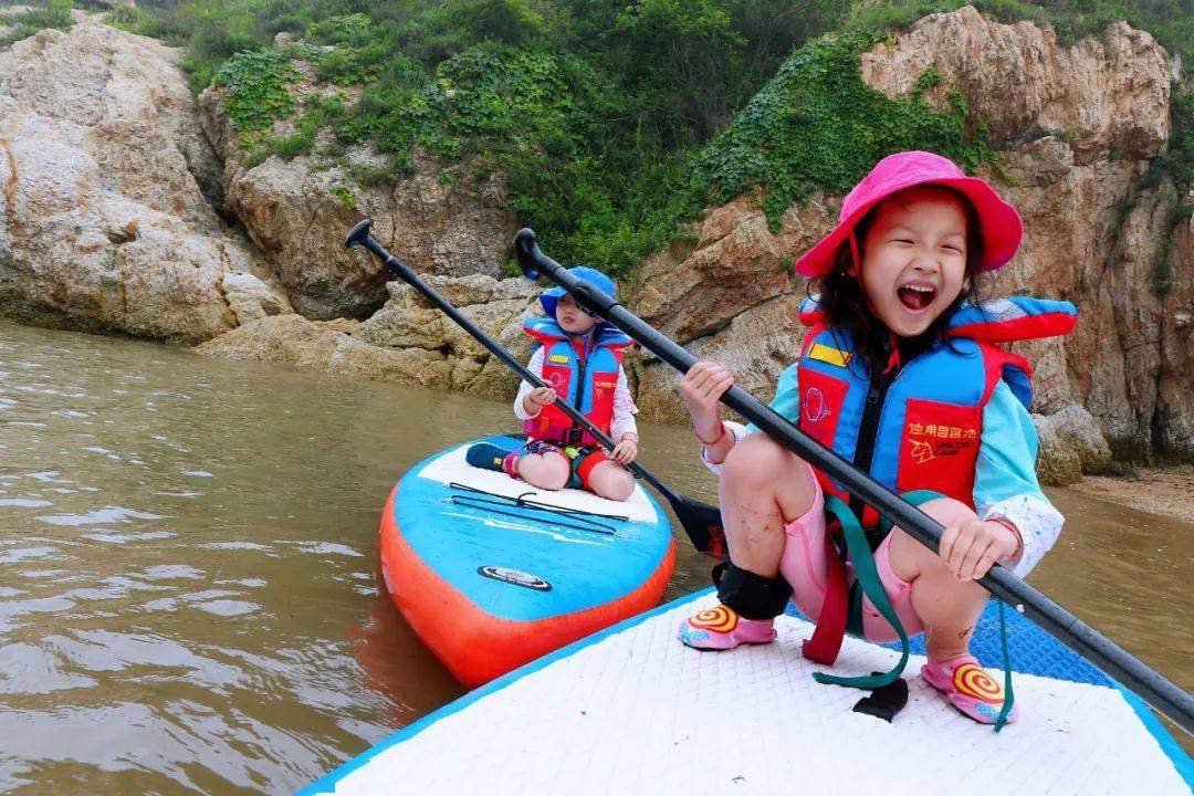 桨板适合不同人群,无论成人还是儿童都会被桨板的独特魅力折服也可以
