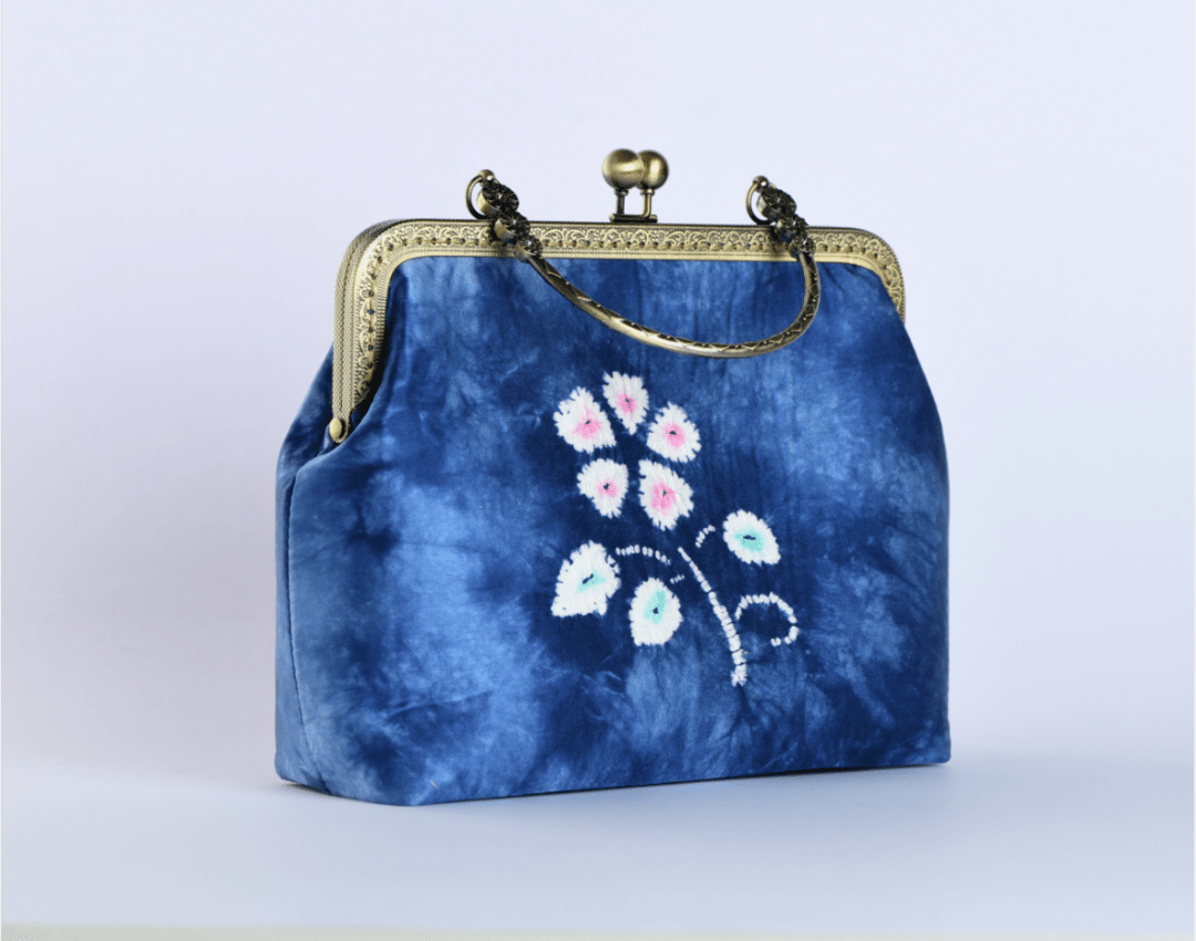 体验非遗魅力丨自贡扎染带你领略不一样的民间艺术_技艺_工艺美术_手