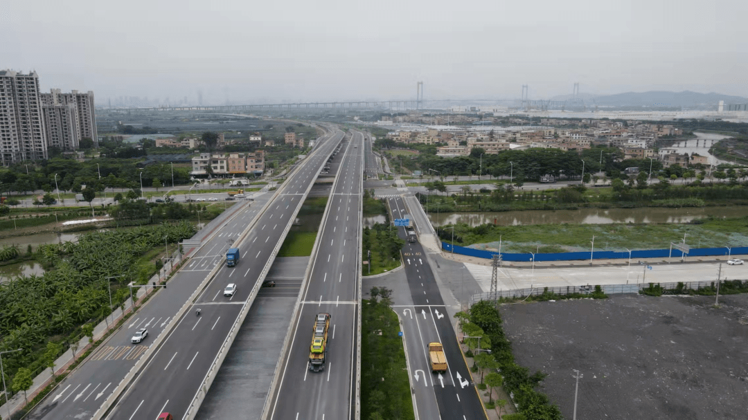 南大干线番禺大道节点立交番禺大道主线跨线桥正式通车