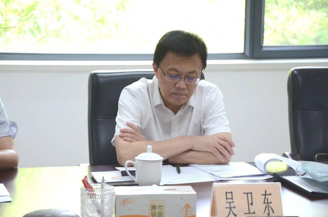 领导接访下访副市长吴卫东接待信访群众