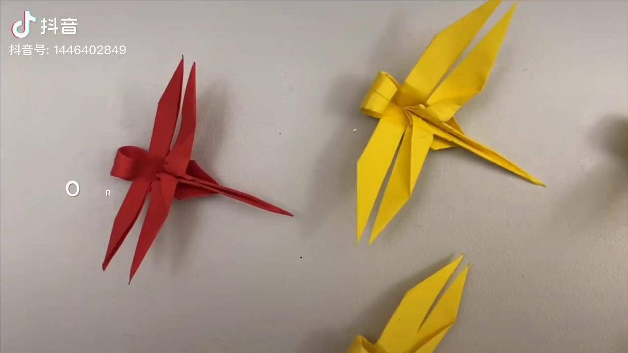 今天我们来折叠一只漂亮的蜻蜓快来动手试试吧折纸教程一起做手工手工
