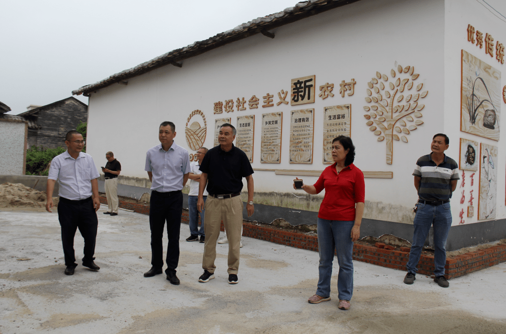 梁国华强调,要加快建设进度,如期推进新兴县水湄村红色教育基地项目