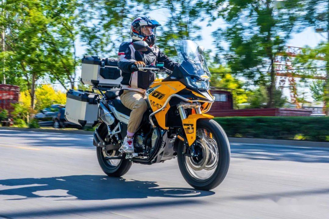 让休旅车更有乐趣城市试驾赛科龙rx401丨把玩