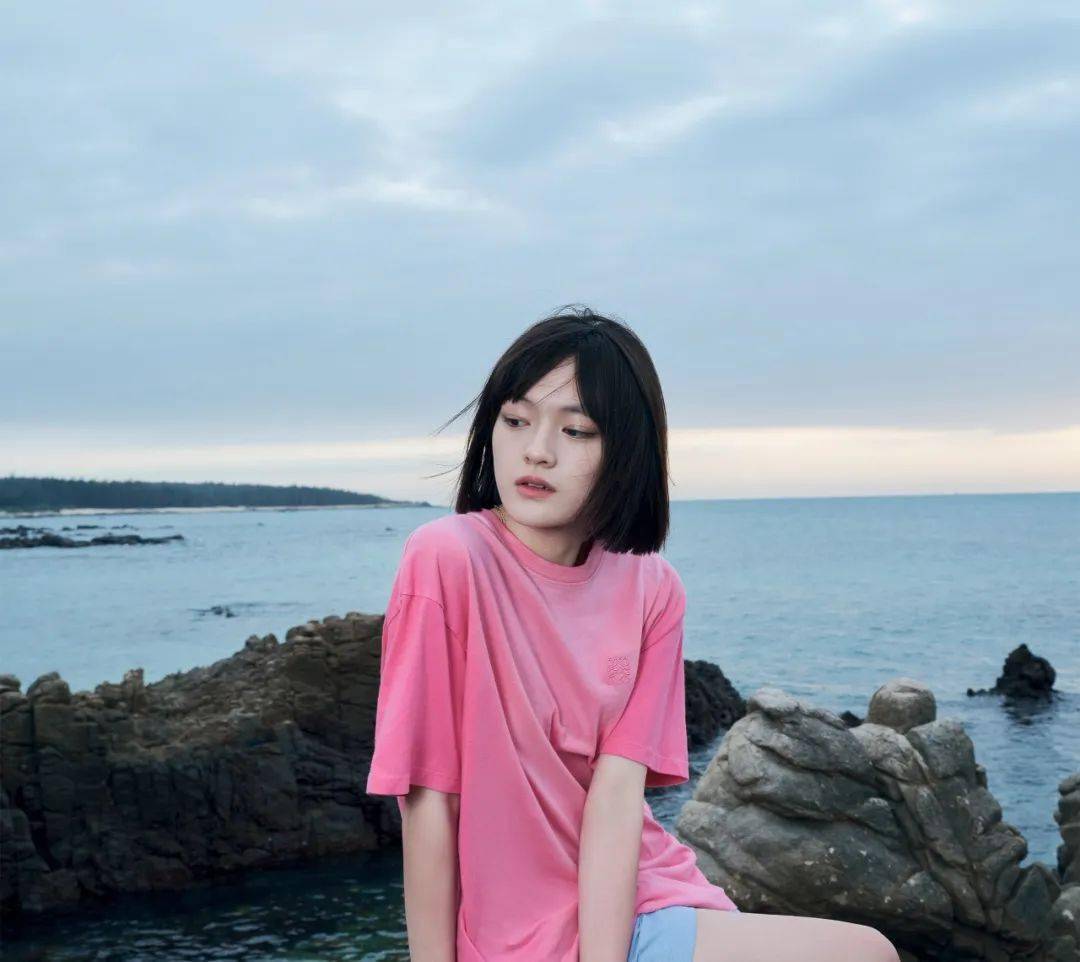张子枫刘昊然的海边照,美到了!_照片_光线_镜头