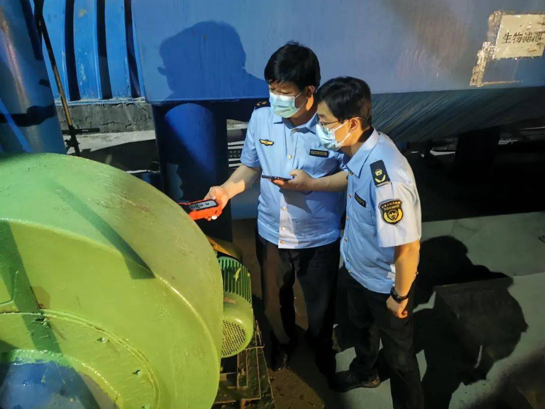 环保夜查在行动68严查整治不放松