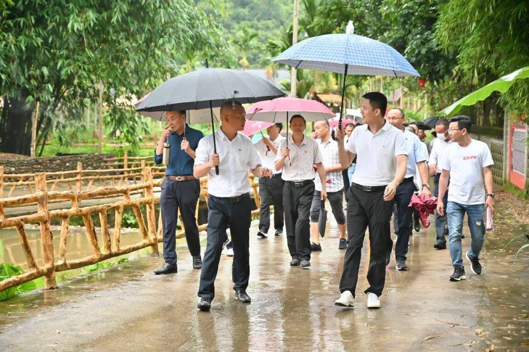 市委常委,统战部部长王志恺带领30余名万宁企业家前