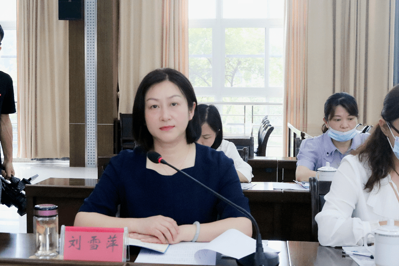 咬耳扯袖我县举办咬耳扯袖县处级领导干部家属廉政教育主题活动