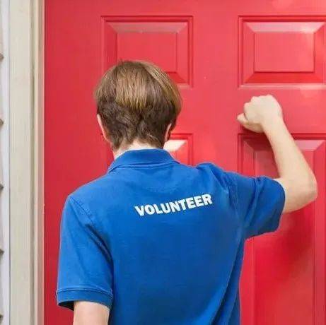 “敲门”别再说“knock the door”，老外听了可能要报警！_Partner_Down_意思