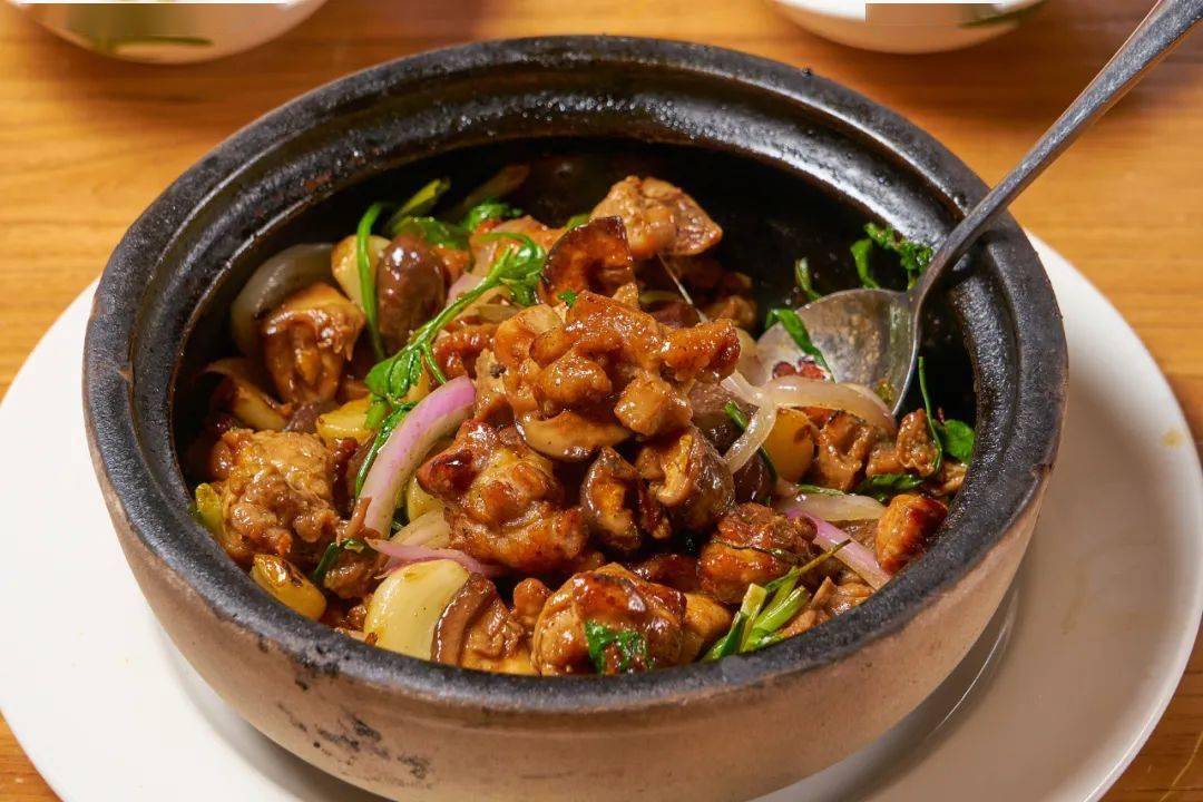 武汉人爱惨了的啫啫煲~ 一个砂锅一道菜,地道粤味好勾人_套餐_金银潭