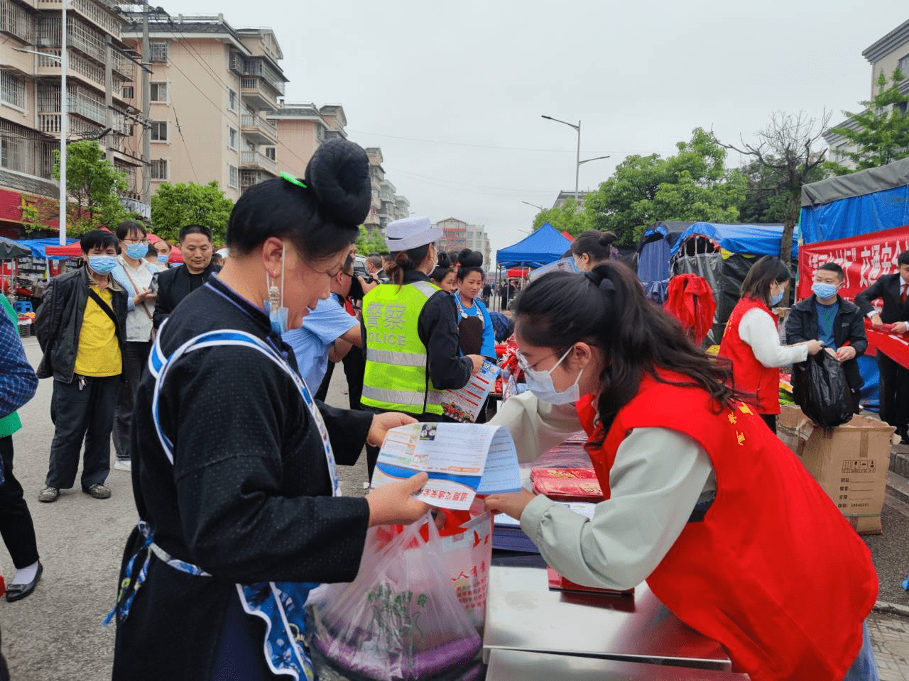 丹寨县金泉街道综治宣传提升群众安全满意度