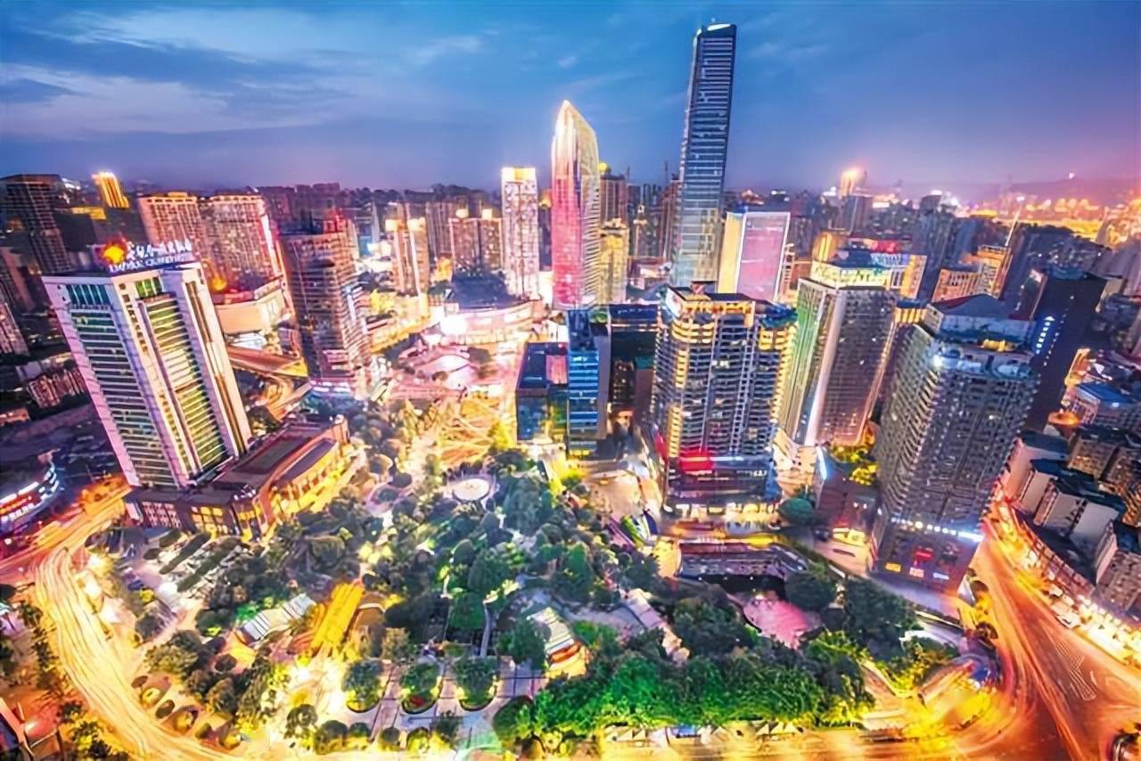 江北区观音桥商圈 阔步迈向“世界知名商圈”升级之路_消费_国际_建设