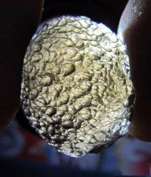 ���ױ��ǣ�������ĸ�̺�͸�˱�ʯ�����������