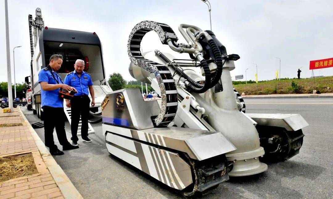 子母式大流量排水抢险车"龙吸水"3000远程控制"龙吸水"3000垂直供排水