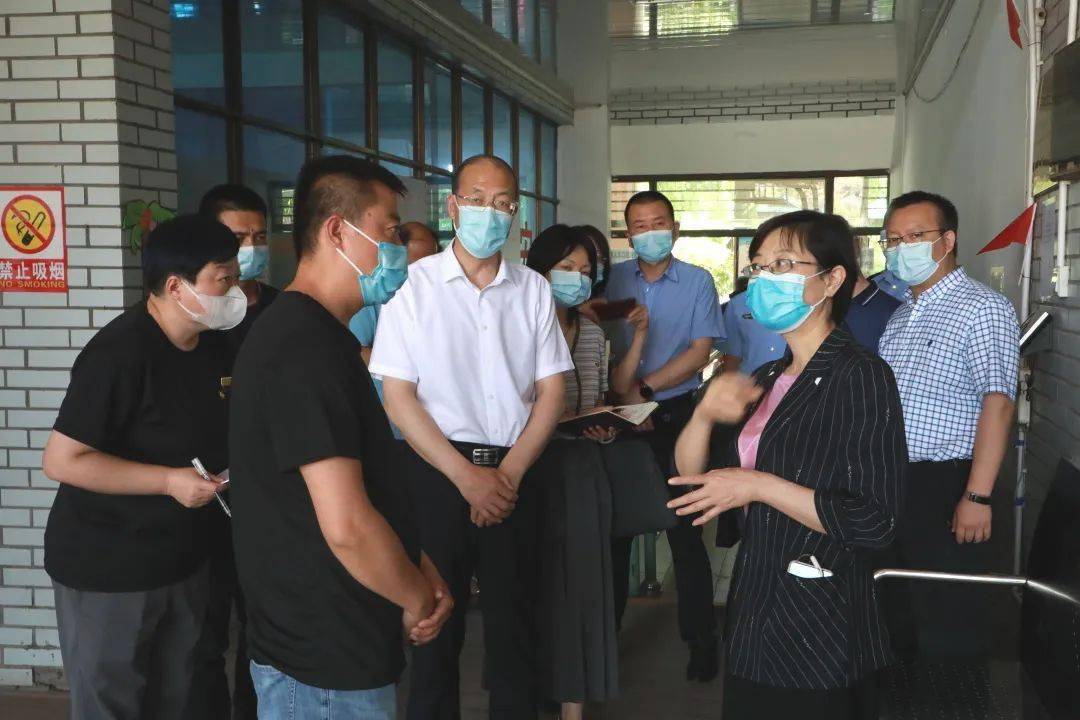 6月1日,端午佳节来临之际,兰州市人民政府杨平副市长带队深入到黄河