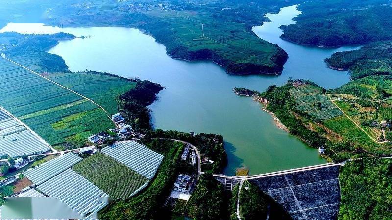 永仁县莲池乡果米之乡的团结之美