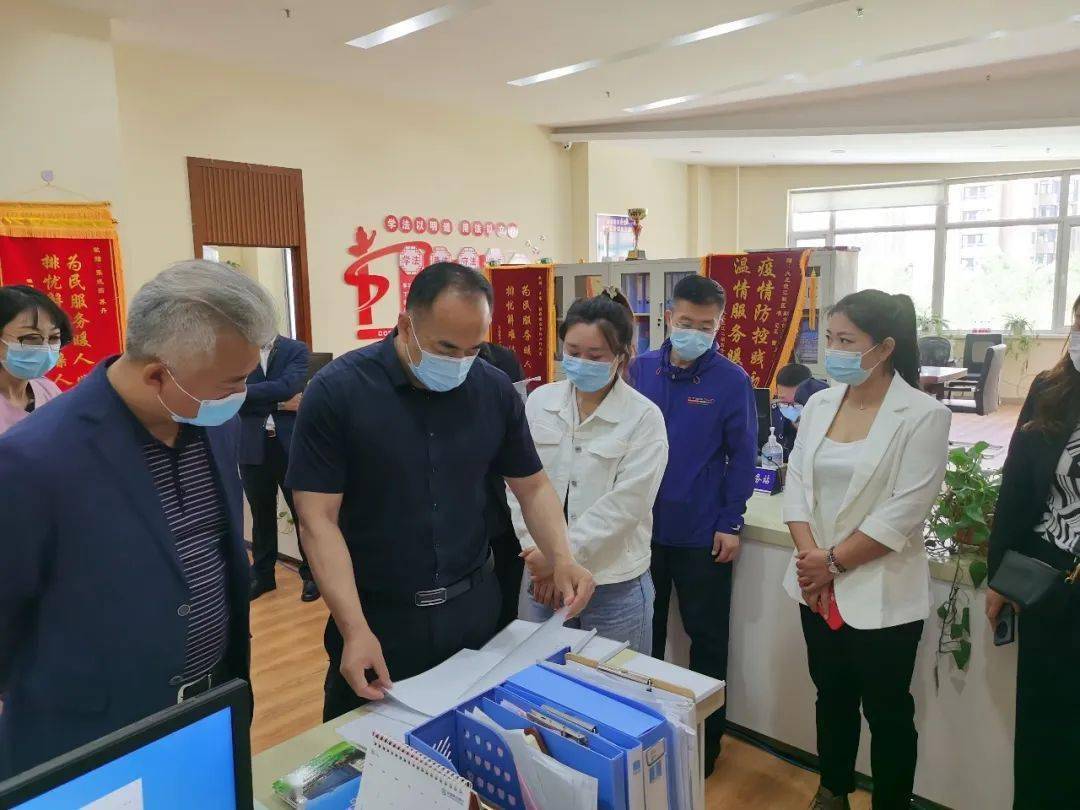 松北区民社局局长鲍士杰,松安街道办事处主任贾红军,松北街道办事处副