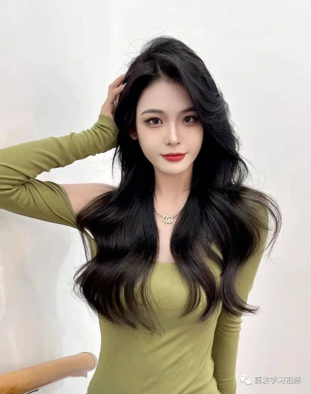 2022年越烫越染越洋气越年轻