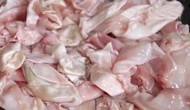 做鱼泡时直接炒是大错特错少了这一步难怪鱼泡不好吃腥味重