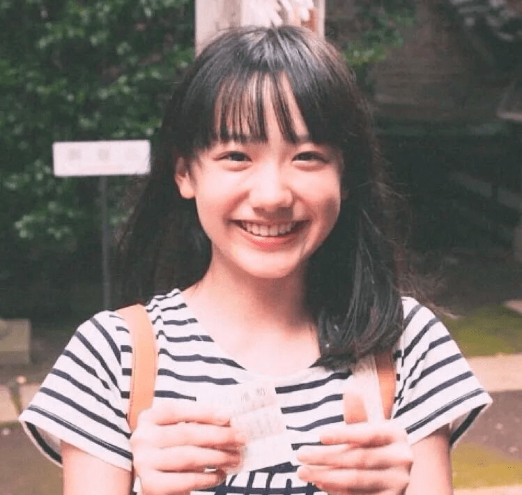 “亚洲最萌女孩”长大了!6岁出道,如今17岁被嘲长残
