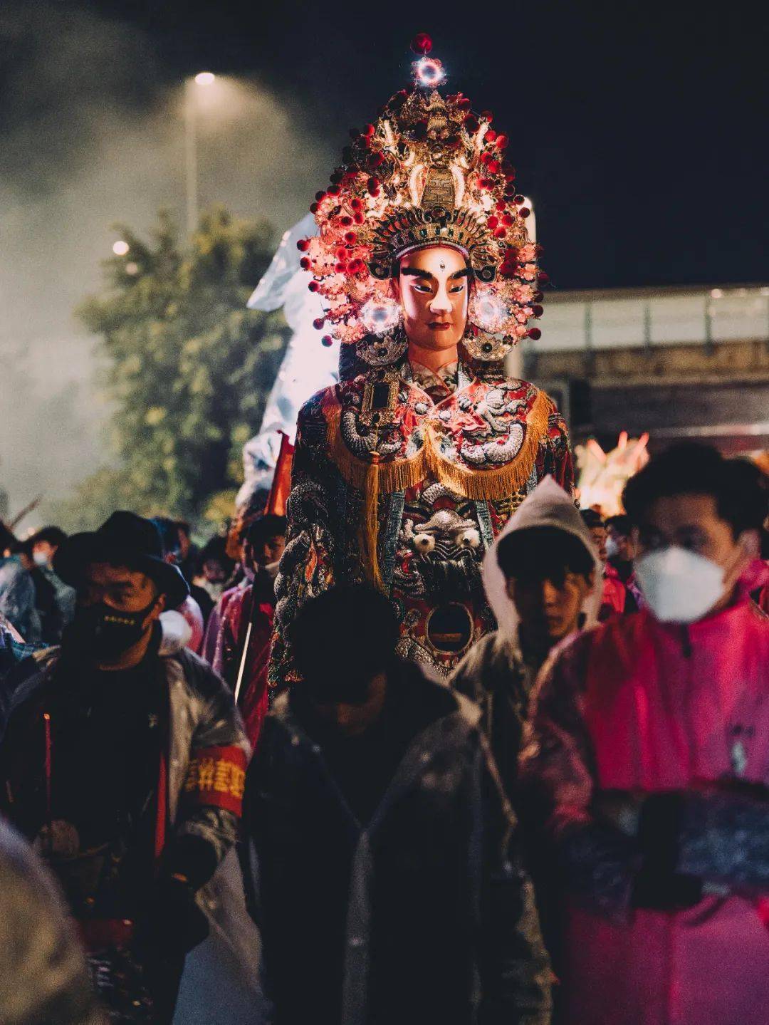 陈鸿炜在闹市和神明打交道平话专访