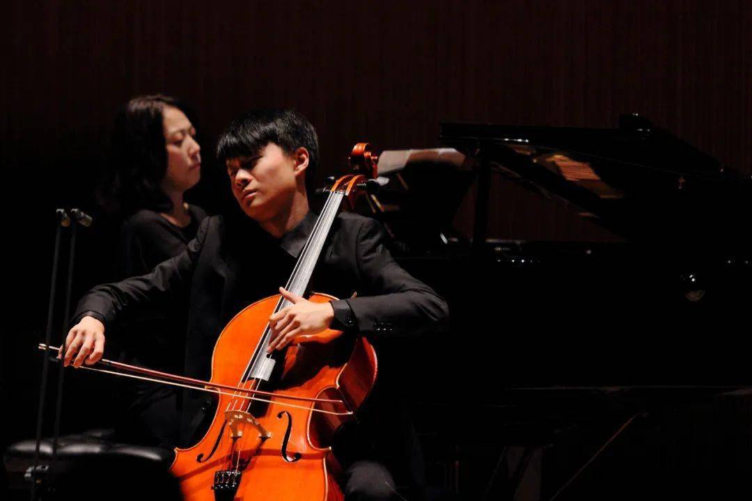 陈亦柏 来自搜狐网