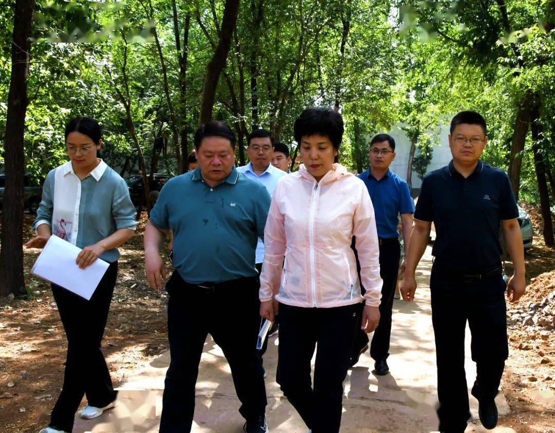 副县长王飞参加.